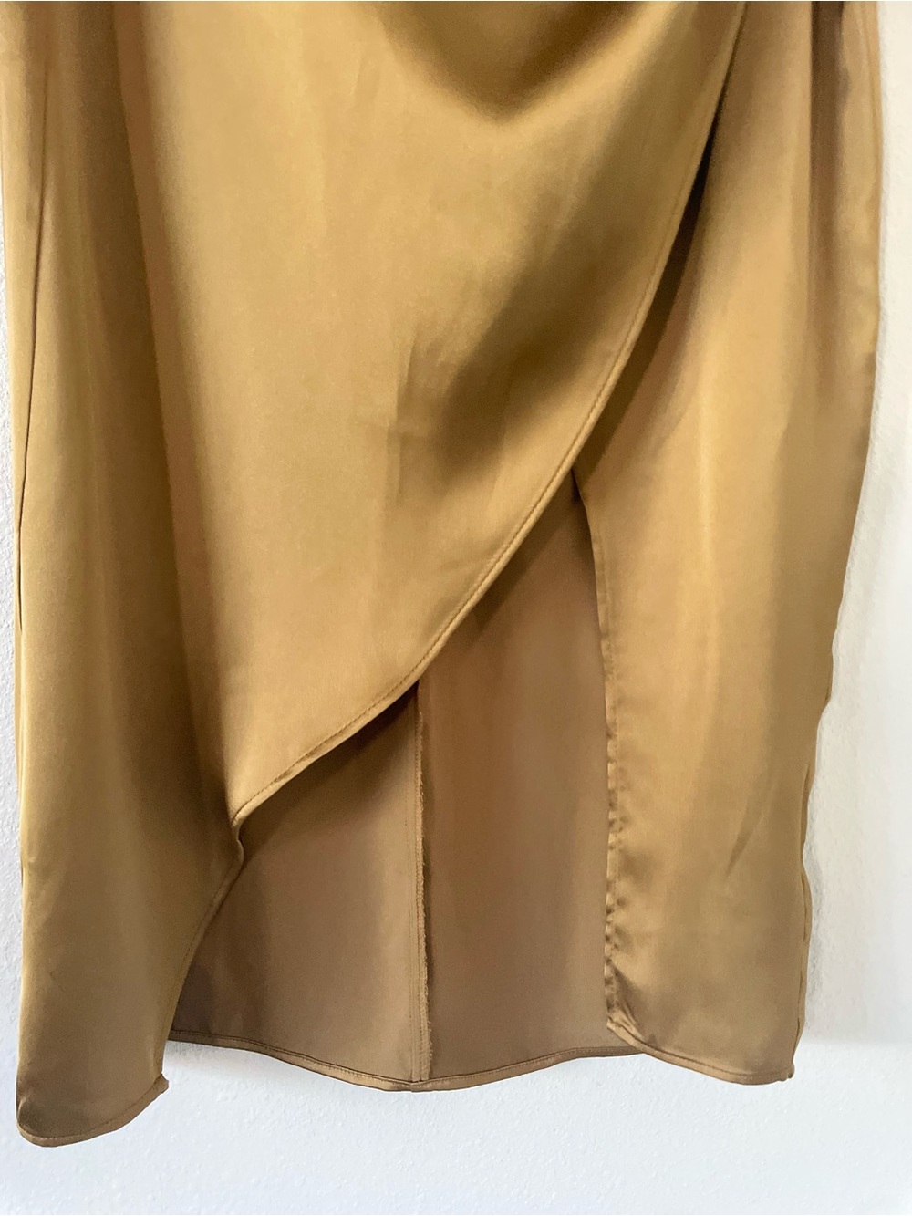 NWT Satin Midi Skirt with Ruched Draping size Medium - Picture 4 of 6